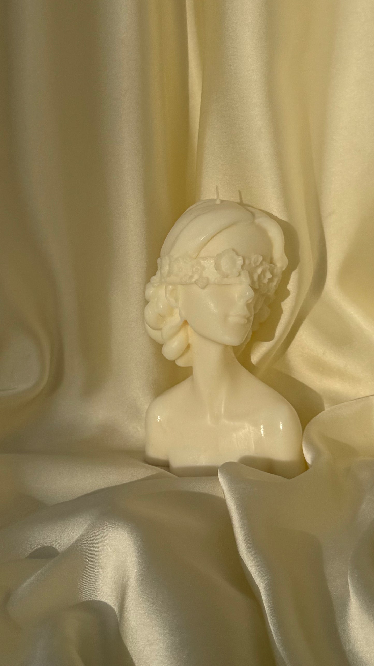 Madame Bloom Candle
