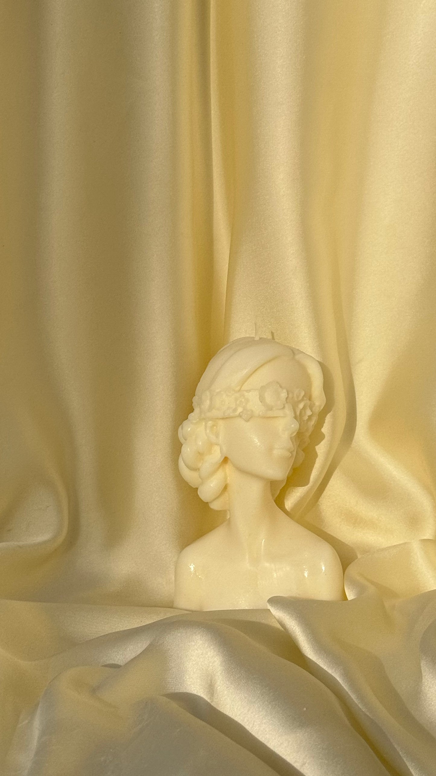 Madame Bloom Candle