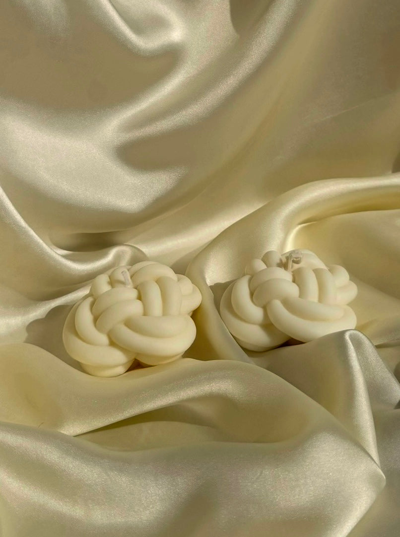 Knot Candle